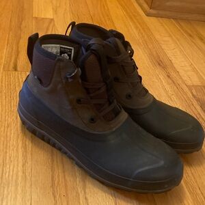 Men's Black and Brown Boots size 8